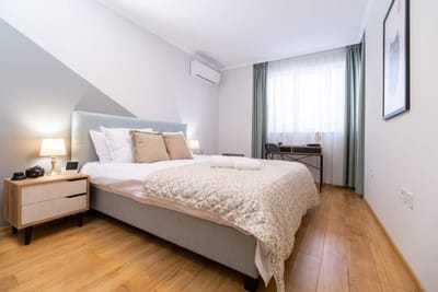 City Center Perfect: 1BR Apartment