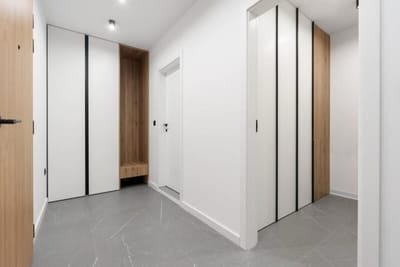 Stylish 1BR with Balcony & Parking | Skyline Varna