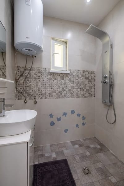 Central Charm  2BD apartment close to NDK