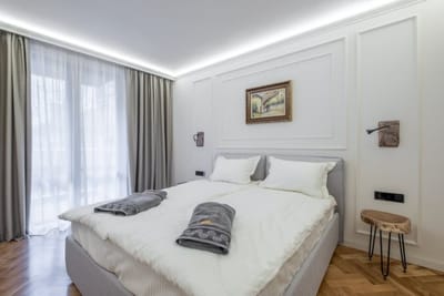 SOFapart Boutique Apt with 3 BDR + 2 BTH & Parking