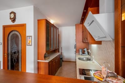 Vintage and Cozy 2BD Apartment in Prime Location