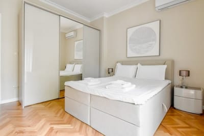 Designer 2BD Apt Near Alexander Nevski Cathedral