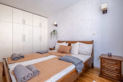 Spacious 1 bedroom apartment in a lively center