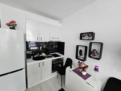 Romantic Sensual Retreat Studio by Flat Manager