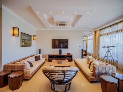 Luxury Villa with Pool- 4 Bedrooms in BlackSeaRama