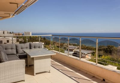 Spacious 3BD Flat with Large Terrace & Sea View