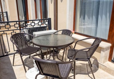 Beachfront Bliss-1BR Sea View Flat in Golden Sands