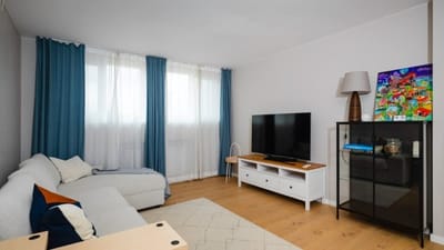 Quiet 2 BDR Comfort Near NDK + Workspace