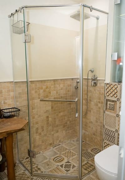 Modern Comfort & Vintage Charm with Panoramic View