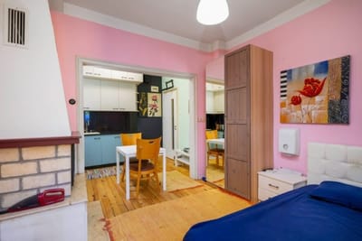 Sofia's 1BD Colourful Getaway Near NDK