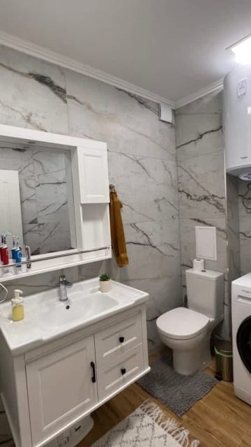 City Center Charm: 2BR Apartment