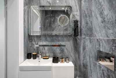 Urban Charm & Comfort - Chic 2BD in Prime Location