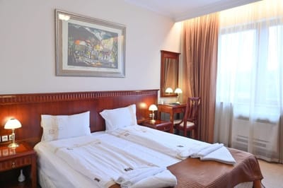 Riverside 1BR in Downtown, Near Ski Lift