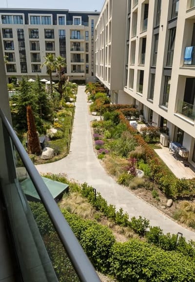 Modern 2-Bedroom Flat with Balcony in Azur Premium