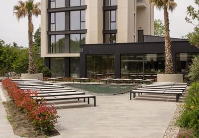 Azur Delux -1BD Flat with Parking & Pool