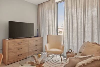 Breezy Boho 2BD Home with Sea View – Chayka