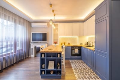 Designer & Cozy 2BD Flat In the city center