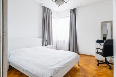 Vitosha Str 2BD White & Blue Apt