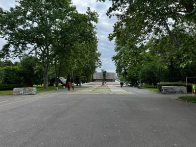 Lovely 1BD Flat near the Sea Garden