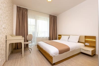 Magnolia Gardens - 1BD with Balcony & Parking