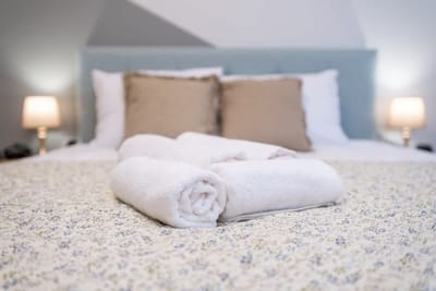 City Center Perfect: 1BR Apartment