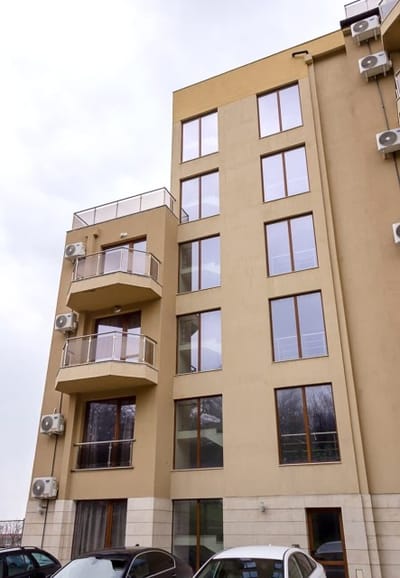 Cozy 1BD Flat in Golden Sands with All You Need