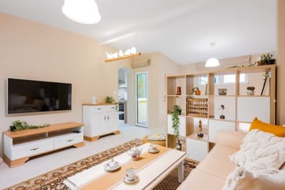 Central Stylish Suite & Studio with Shared Terrace