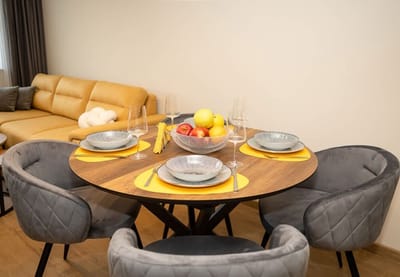 Cozy 1-Bedroom with Sea View & Parking