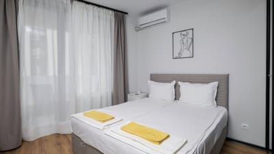 Fresh & Modern Apartment with Balcony