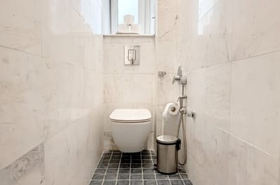 Classic Charm ~ 2BD Central Apartment