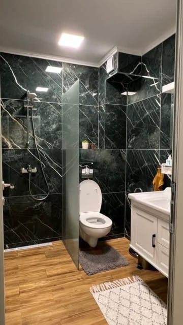 City Center Charm: 2BR Apartment