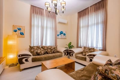 Cozy 2BD Flat + Work Space I Remote workers haven