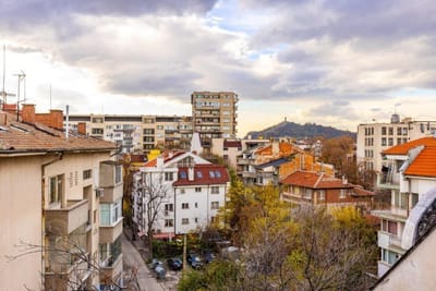 Top-Floor Flat with Balcony