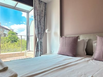 Charming 2BD with Mountain View