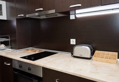 Seaside Bliss: Elegant 1BD with Stunning View