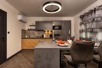 Central Apartments with Garden view - Apt No. 6