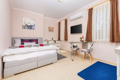 Stella 1&2  2 studios close to Singing Fountains