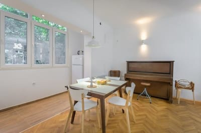 Bright Two-Bedroom Apartment in Top Center