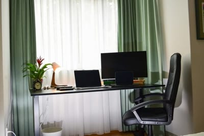 City Center Charm: 2BR Apartment