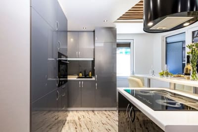 Modern 1BD Flat with Parking near the city centre