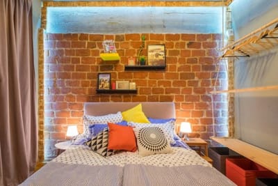 2 BDR & 2 BTHR Funky Apartment / Supreme Location