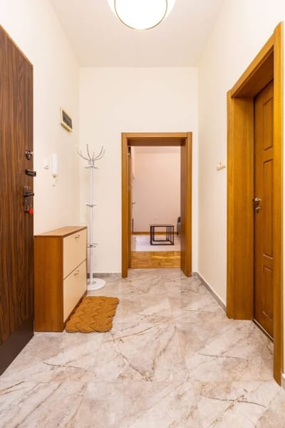 Bright Plovdiv Escape: Modern & Cozy 1BD Apartment