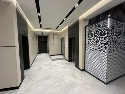 Modern & Quiet 1BR Near Center + Private Parking