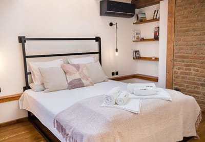 Stylish Maisonette Just Steps from the Sea Garden