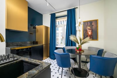 Royal Retreat - Your central designer spot