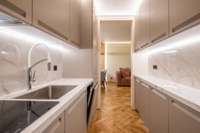 SOFapart Comfy and Elegant Apt with 2 BDR/ Parking