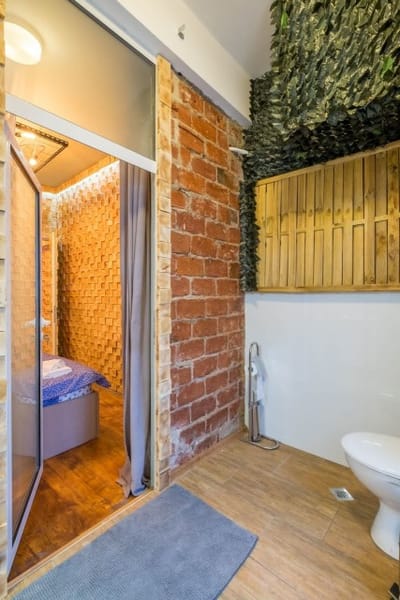 2 BDR & 2 BTHR Funky Apartment / Supreme Location