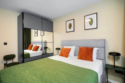 Modern&Central 2-BD with Parking