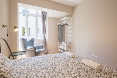 Enjoy The Ride | 2-BDR Lozenec Central Apartment