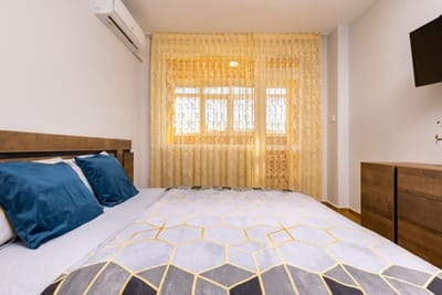 Bright and Cozy Apartment Next to a City Park